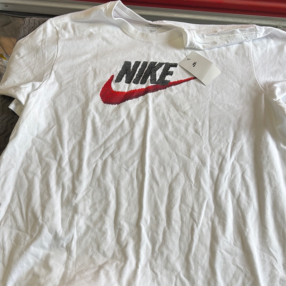 Sale Nike athletic performance graphic logo T-shirt, size 3XL brand new/tags
